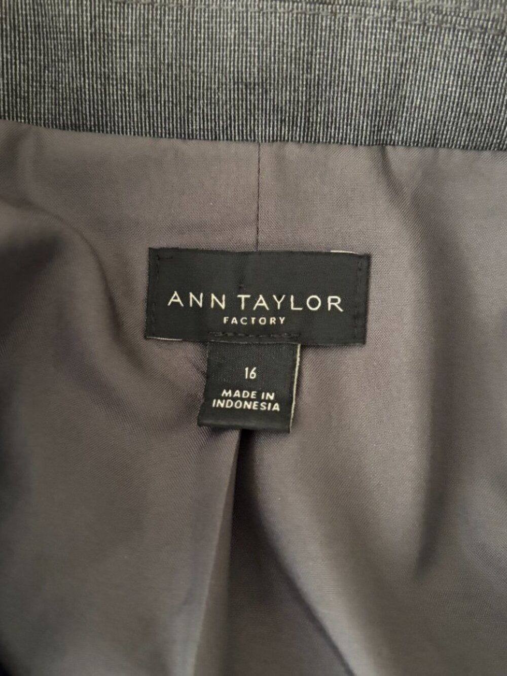 Ann Taylor Factory Gray Blazer Size 16 - Picture 3 of 8